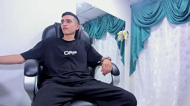 Ethan Booy online show from 02.12.25