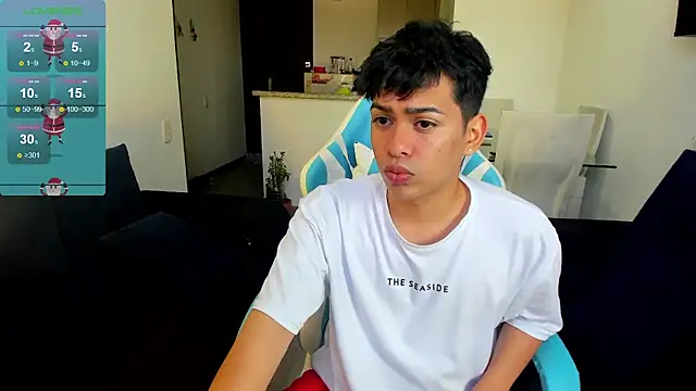 Snapshot of Franco_Rizzo_ chatting on 12.19.24 Franco Rizzo online show from 12.19.24