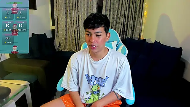 Snapshot of Franco_Rizzo_ chatting on 12.26.24 Franco Rizzo online show from 12.26.24