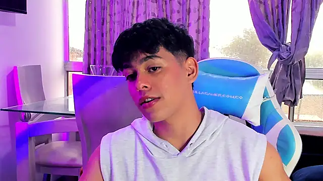 Snapshot of Franco_Rizzo_ chatting on 02.05.25 Franco Rizzo online show from 02.05.25