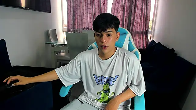 Snapshot of Franco_Rizzo_ chatting on 02.07.25 Franco Rizzo online show from 02.07.25