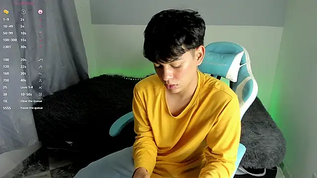 Snapshot of Franco_Rizzo_ chatting on 03.22.25 Franco Rizzo online show from 03.22.25