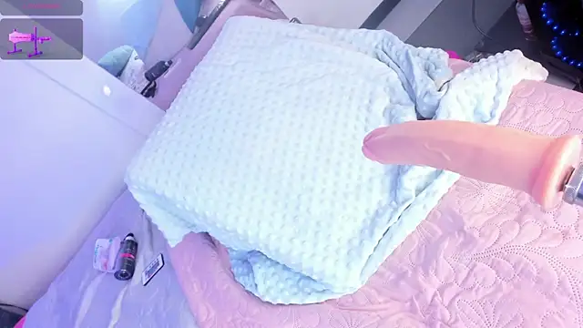 Hilary Smile  online show from 02.06.25