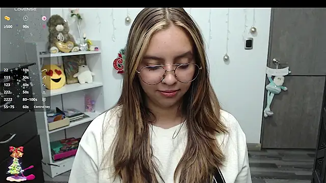 Snapshot of Valery7rose_ chatting on 12.08.24 Valery7rose online show from 12.08.24