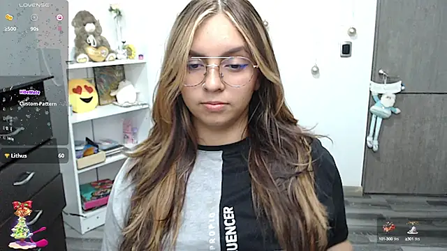 Snapshot of Valery7rose_ chatting on 12.15.24 Valery7rose online show from 12.15.24