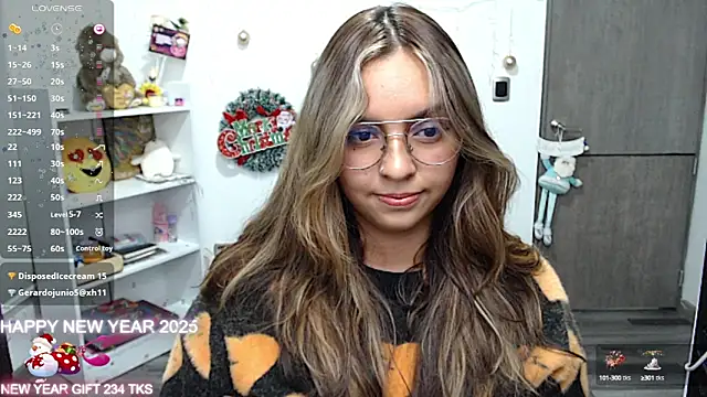 Snapshot of Valery7rose_ chatting on 01.04.25 Valery7rose online show from 01.04.25