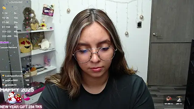 Snapshot of Valery7rose_ chatting on 01.08.25 Valery7rose online show from 01.08.25