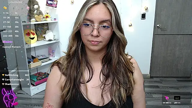 Snapshot of Valery7rose_ chatting on 01.13.25 Valery7rose online show from 01.13.25