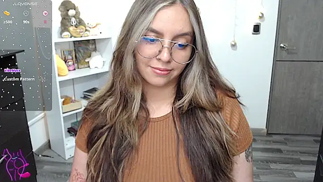 Snapshot of Valery7rose_ chatting on 01.25.25 Valery7rose online show from 01.25.25