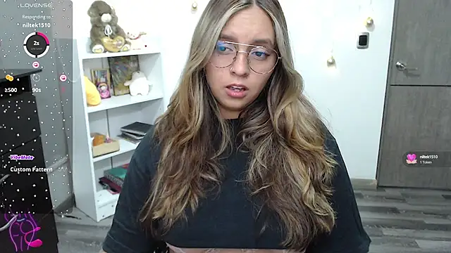 Snapshot of Valery7rose_ chatting on 01.28.25 Valery7rose online show from 01.28.25