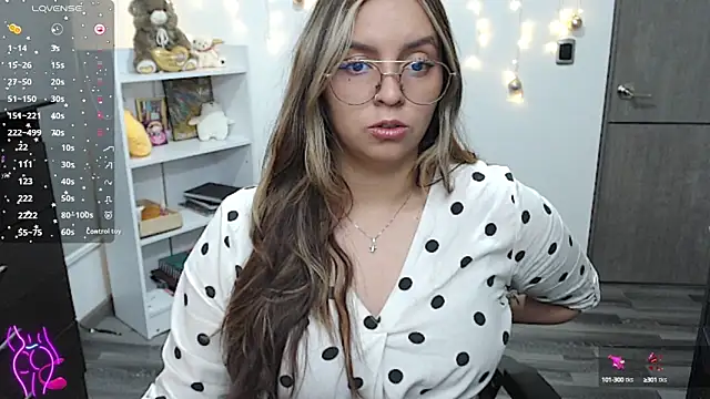 Snapshot of Valery7rose_ chatting on 01.30.25 Valery7rose online show from 01.30.25