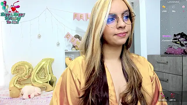Snapshot of Valery7rose_ chatting on 02.20.25 Valery7rose online show from 02.20.25