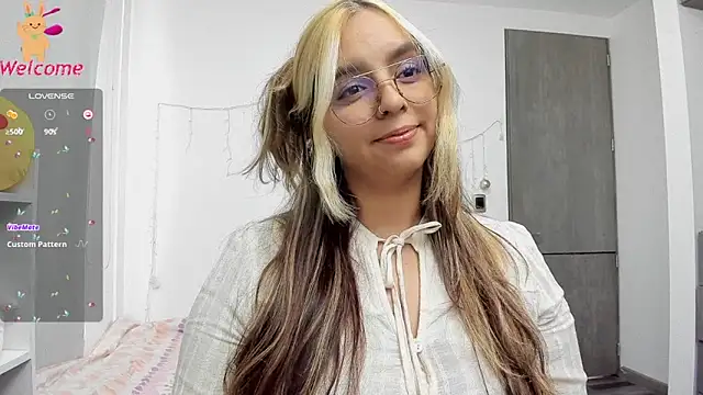 Snapshot of Valery7rose_ chatting on 03.14.25 Valery7rose online show from 03.14.25