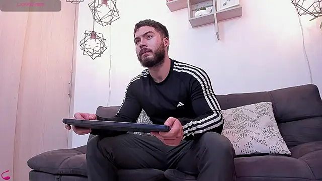 SebastianVilla  online show from 01.07.25