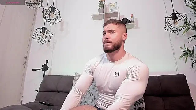 SebastianVilla  online show from 03.10.25