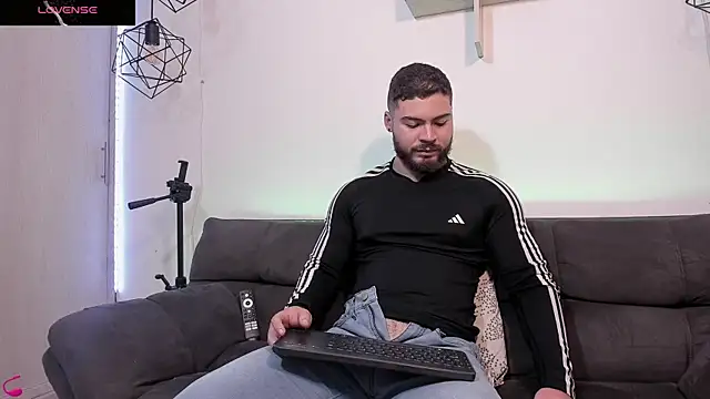 SebastianVilla  online show from 03.13.25