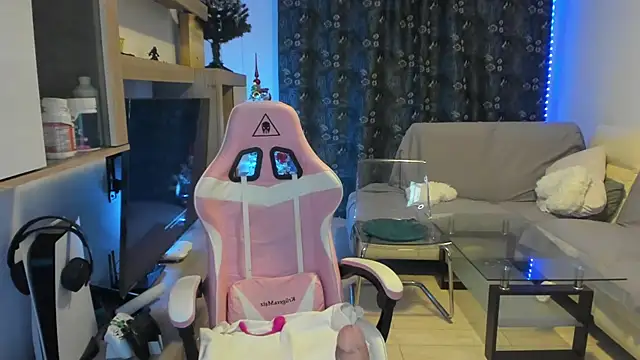 KaylaLaine online show from 12.13.24