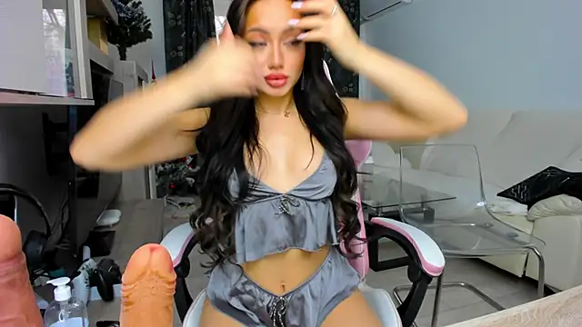 KaylaLaine online show from 02.05.25