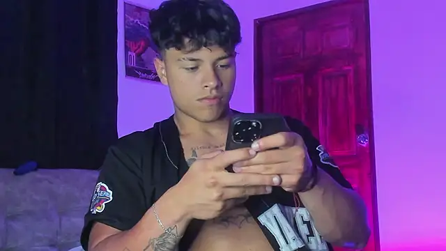 Dominic Biker   online show from 03.20.26