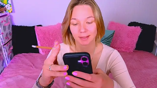 Snapshot of Karen_morris chatting on 05.15.26 Karen morris online show from 05.15.26