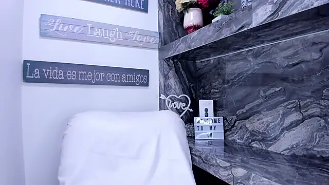 miss danika online show from 01.04.25