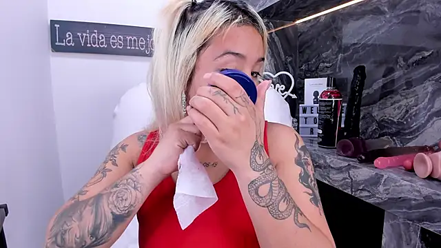 miss danika online show from 01.10.25