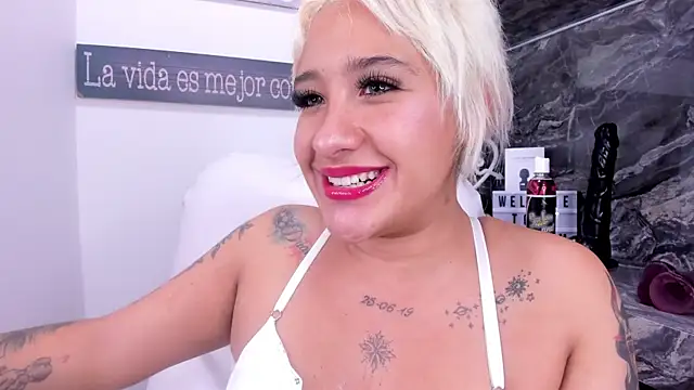 miss danika online show from 01.28.25