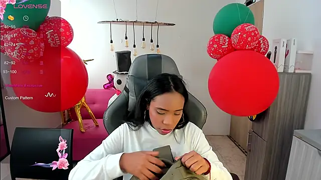 Snapshot of lia_16 chatting on 12.23.24 lia 16 online show from 12.23.24