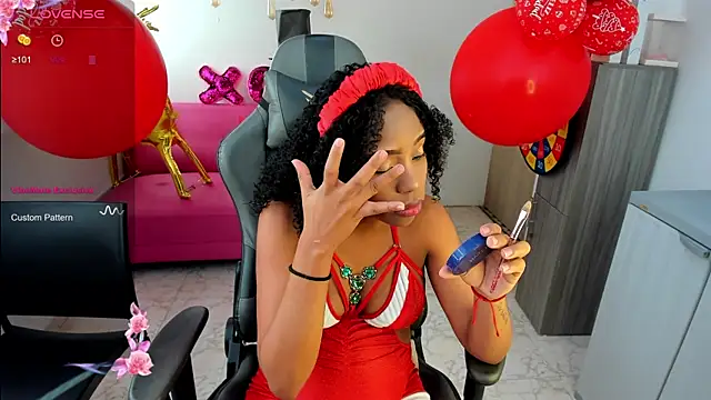 Snapshot of lia_16 chatting on 12.31.24 lia 16 online show from 12.31.24