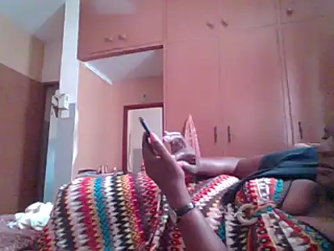 Snapshot of Shaz_brown chatting on 12.19.24 Shaz brown online show from 12.19.24