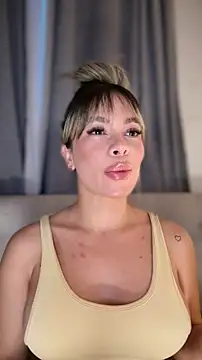 Snapshot of Alison_Diaz17 chatting on 02.18.26 Alison Diaz17 online show from 02.18.26