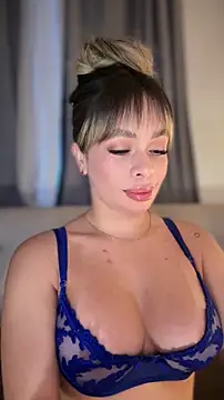 Snapshot of Alison_Diaz17 chatting on 02.19.26 Alison Diaz17 online show from 02.19.26