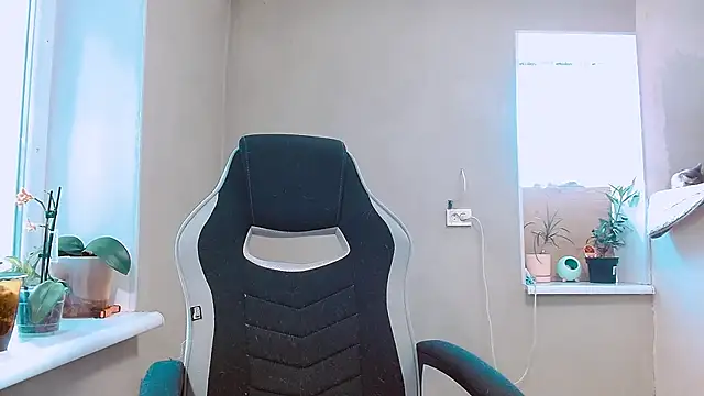 Snapshot of RosaJil chatting on 10.02.25 RosaJil online show from 10.02.25