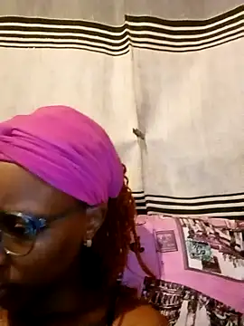 Snapshot of khanyaTheeLyt chatting on 11.07.25 khanyaTheeLyt online show from 11.07.25