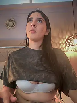 MarianaBenz online show from 01.14.25