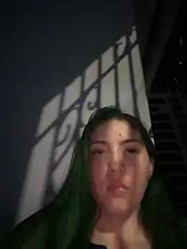 MarianaBenz online show from 01.24.25