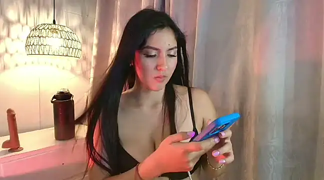 MarianaBenz online show from 02.07.25