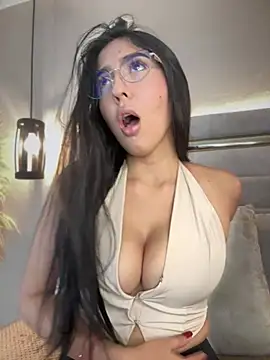MarianaBenz online show from 03.23.25