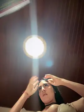 MarianaBenz online show from 10.10.25