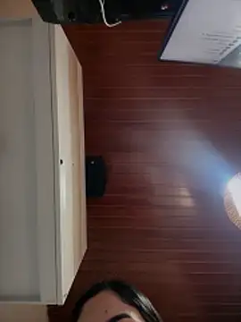 MarianaBenz online show from 04.02.26