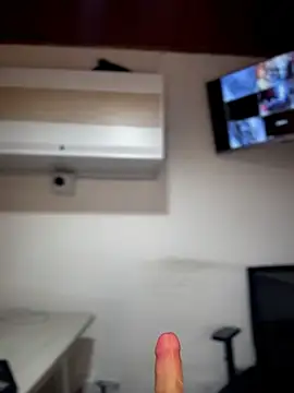 Snapshot of MarianaBenz chatting on 04.21.26 MarianaBenz online show from 04.21.26