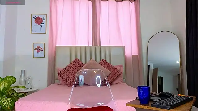 KristennBlue online show from 01.07.25