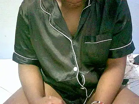 Snapshot of honeypotsweet chatting on 10.01.25 honeypotsweet online show from 10.01.25