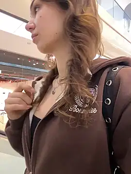 QuitieLia online show from 03.28.26