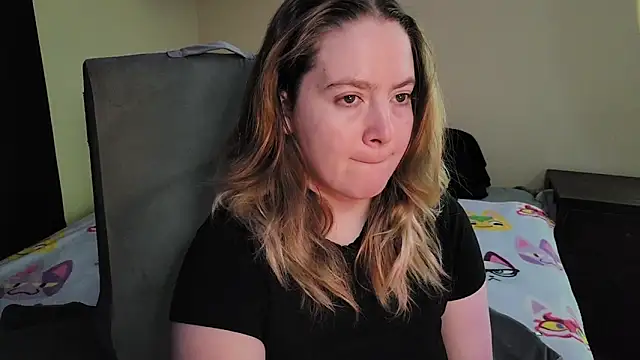 Snapshot of InternetFairy_XO chatting on 03.29.26 InternetFairy XO online show from 03.29.26