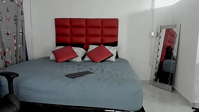 LyonGallego  online show from 09.18.25