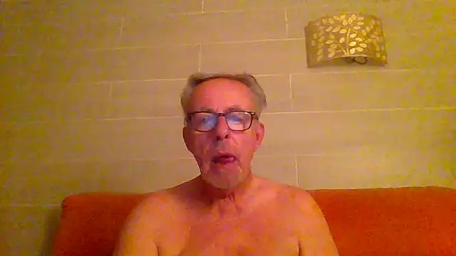 Snapshot of tuggy59 chatting on 07.14.26 tuggy59 online show from 07.14.26