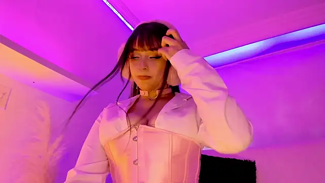 Snapshot of Gloomydoll chatting on 09.22.25 Gloomydoll online show from 09.22.25