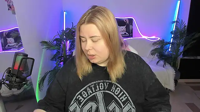 Akemi BBW online show from 03.16.25