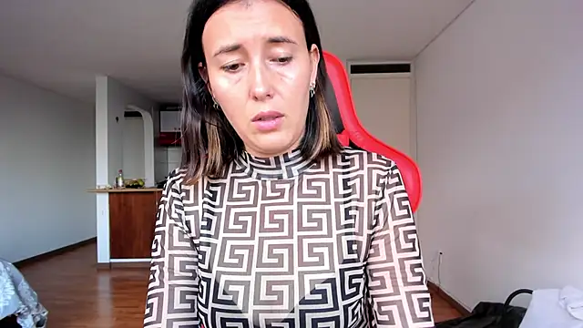 zoe jeane beker online show from 02.19.25